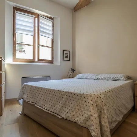 Coeur De Au Pied De La Sorgue Apartment
